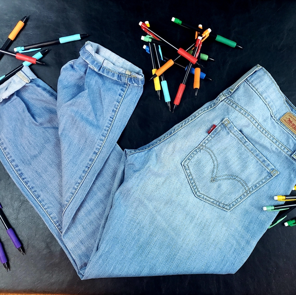 Levi's Boyfriend Classic ankle Jean's sz 5